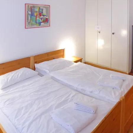 Les Violettes Apartment *